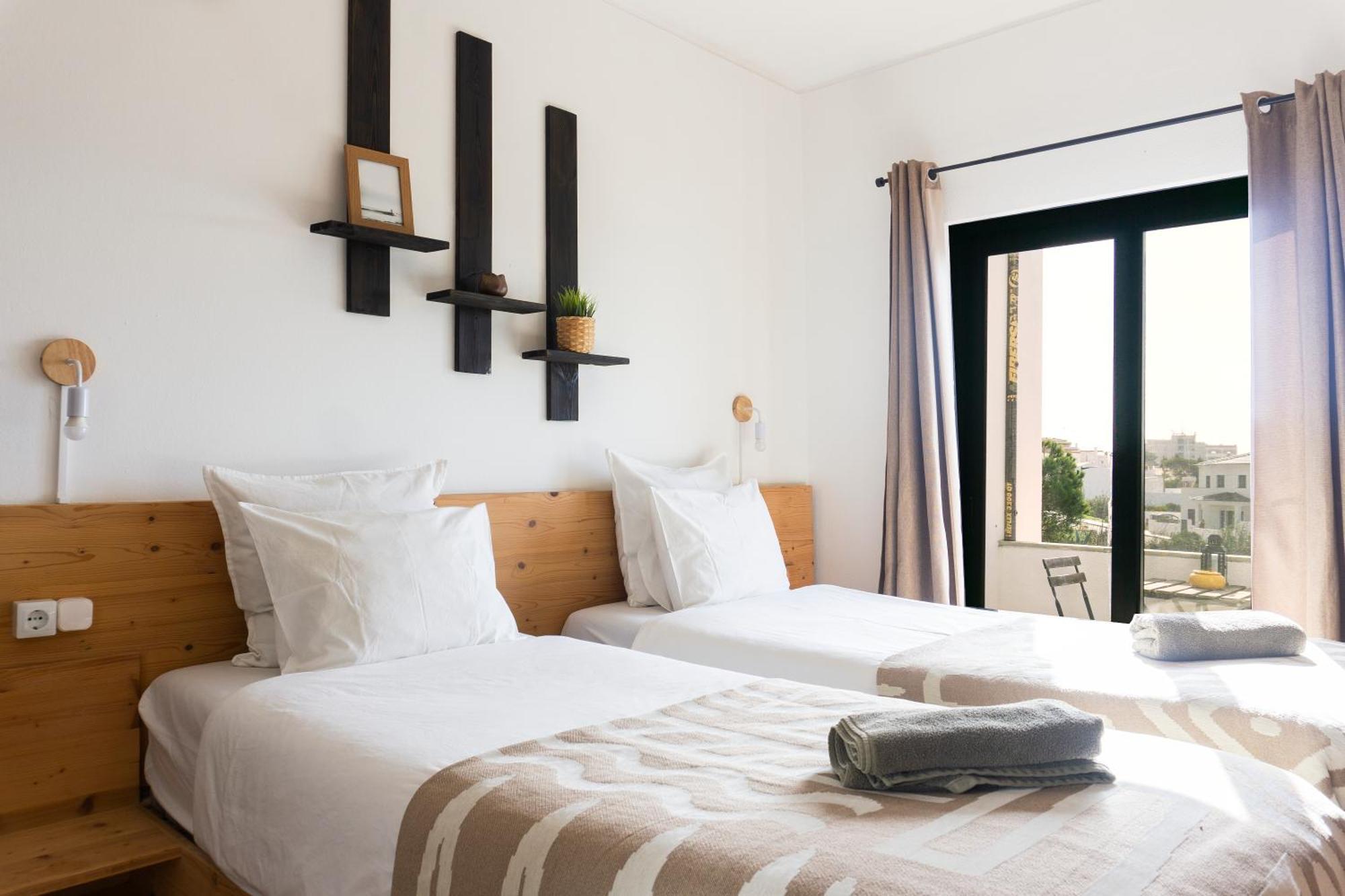 Algarve Surf Camp & Hostel Sagres Exterior photo
