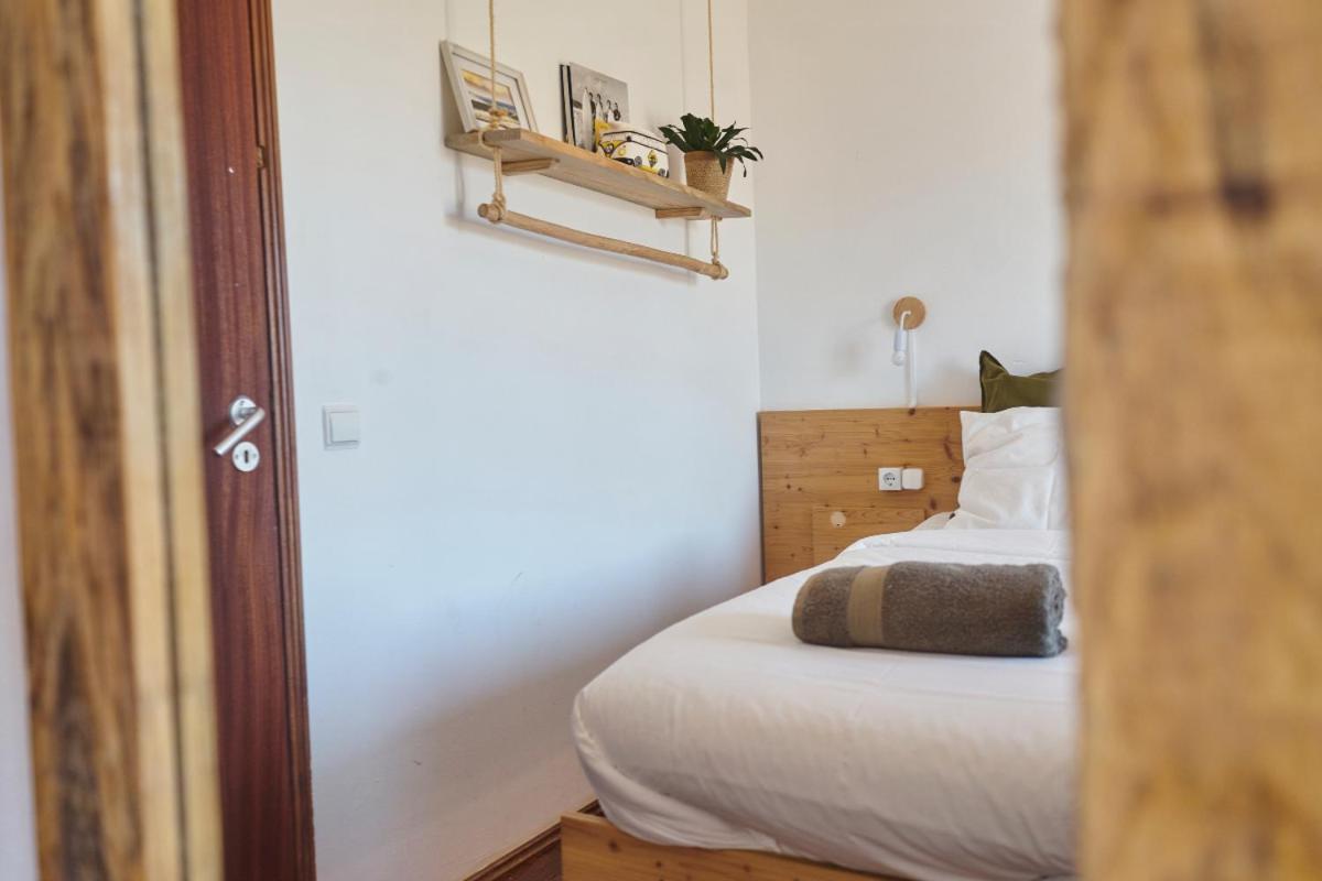 Algarve Surf Camp & Hostel Sagres Exterior photo